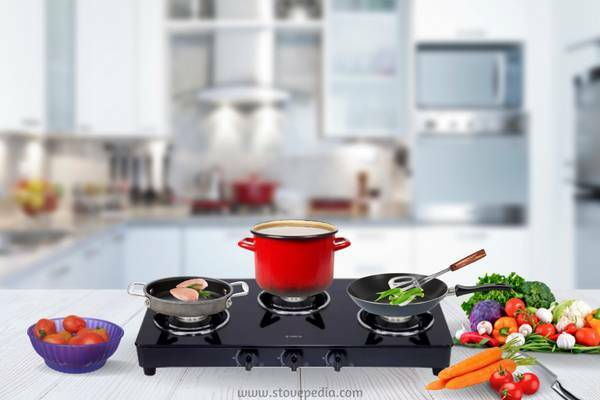 Cooking on Elica Vetro Glass Top 3 Burner Gas Stove