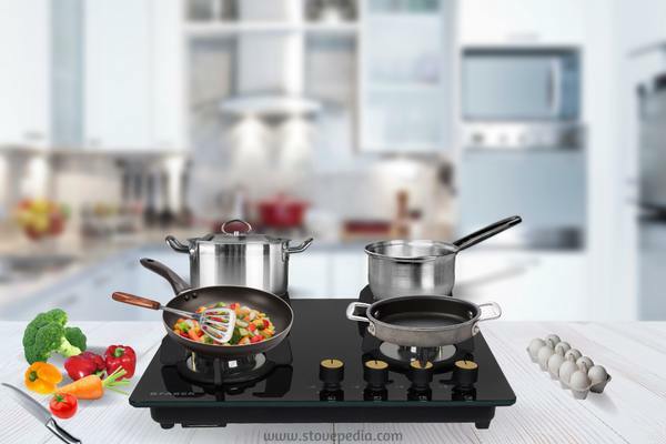 Cooking on Faber 4 Burner Auto Ignition Gas Hob