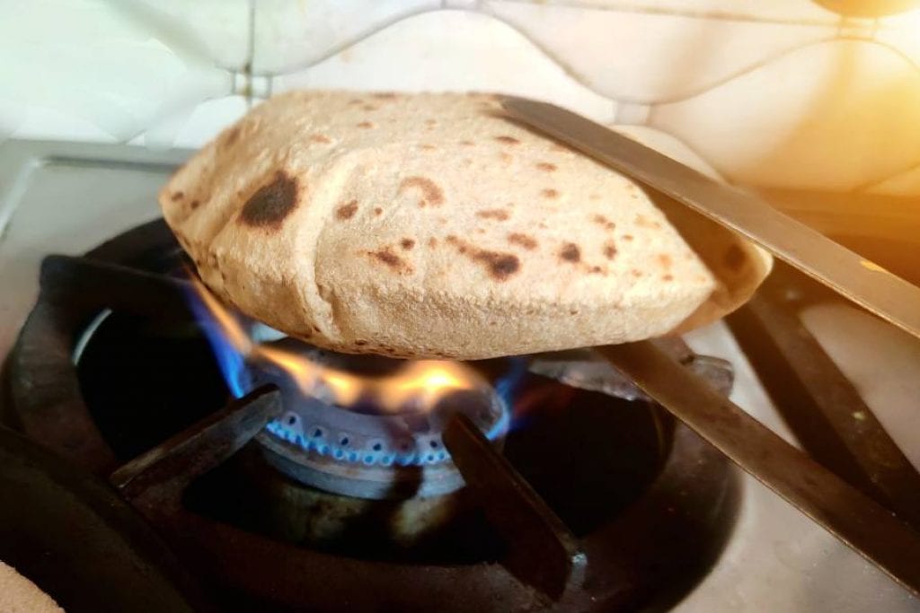 Cooking roti directly on gas stove