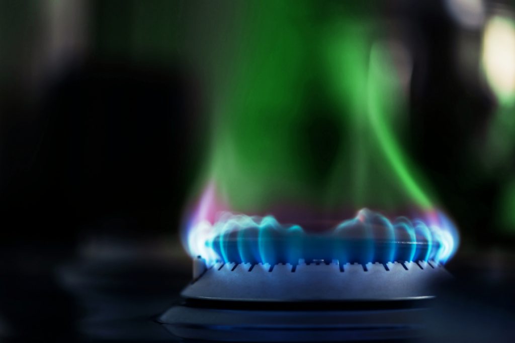 Green flame due to rich air-fuel mixture